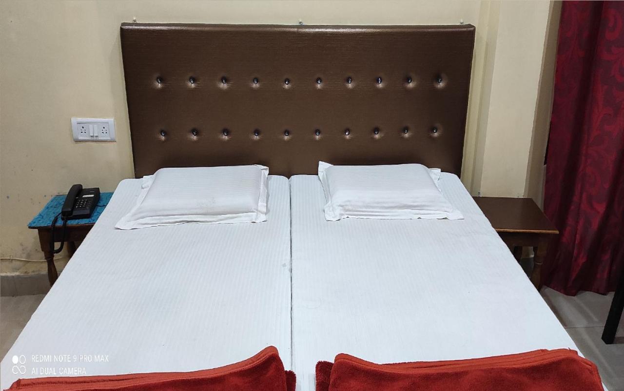 Hotel Avadh Balrāmpur エクステリア 写真